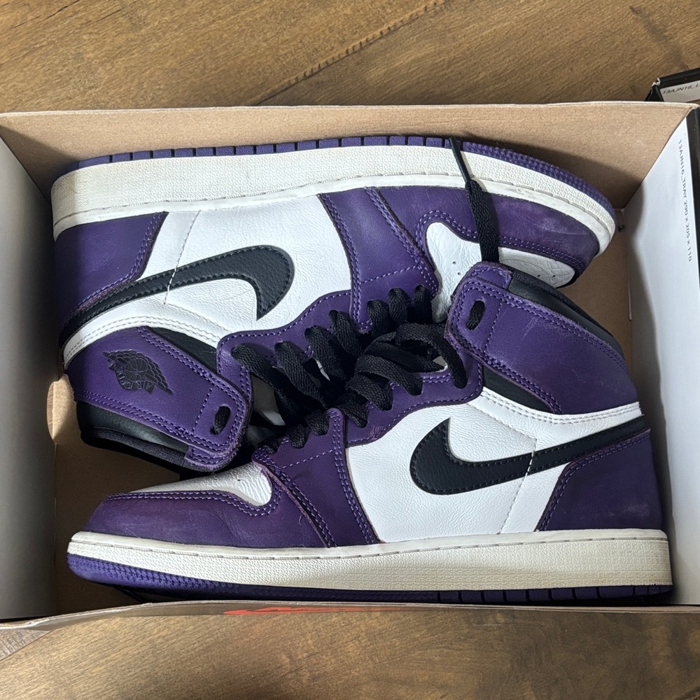 Nike Jordan 1 High Court Purple size 6.5 with crease protector incl
